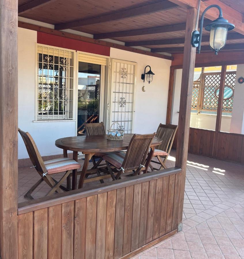 Ferienwohnung Attico Con Terrazza In Via Dei Traghetti Lido di Ostia Exterior foto