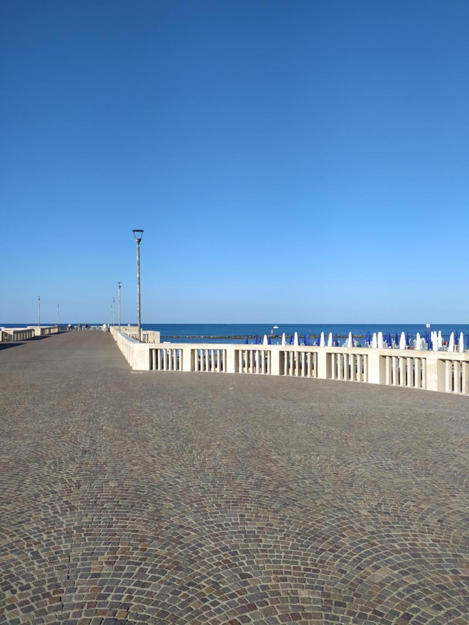 Ferienwohnung Attico Con Terrazza In Via Dei Traghetti Lido di Ostia Exterior foto